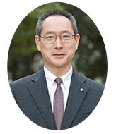 聖ドミニコ学園小学校　学校長　　山崎昭彦